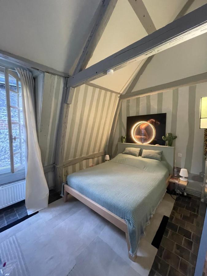 Le Loft Du Homard Bleu : Entre Ciel Et Mer Honfleur Exterior foto