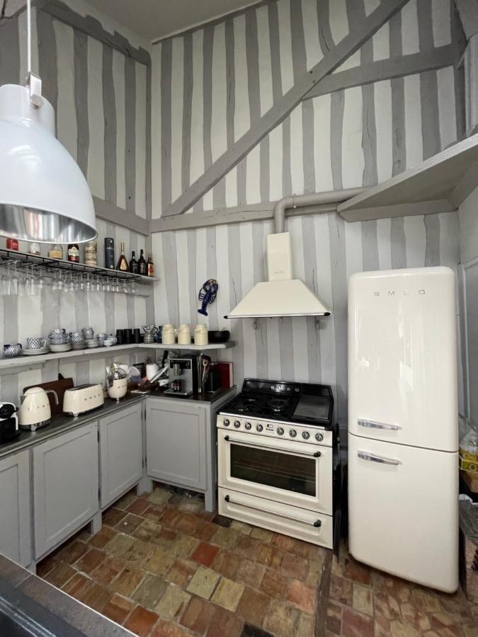 Le Loft Du Homard Bleu : Entre Ciel Et Mer Honfleur Exterior foto